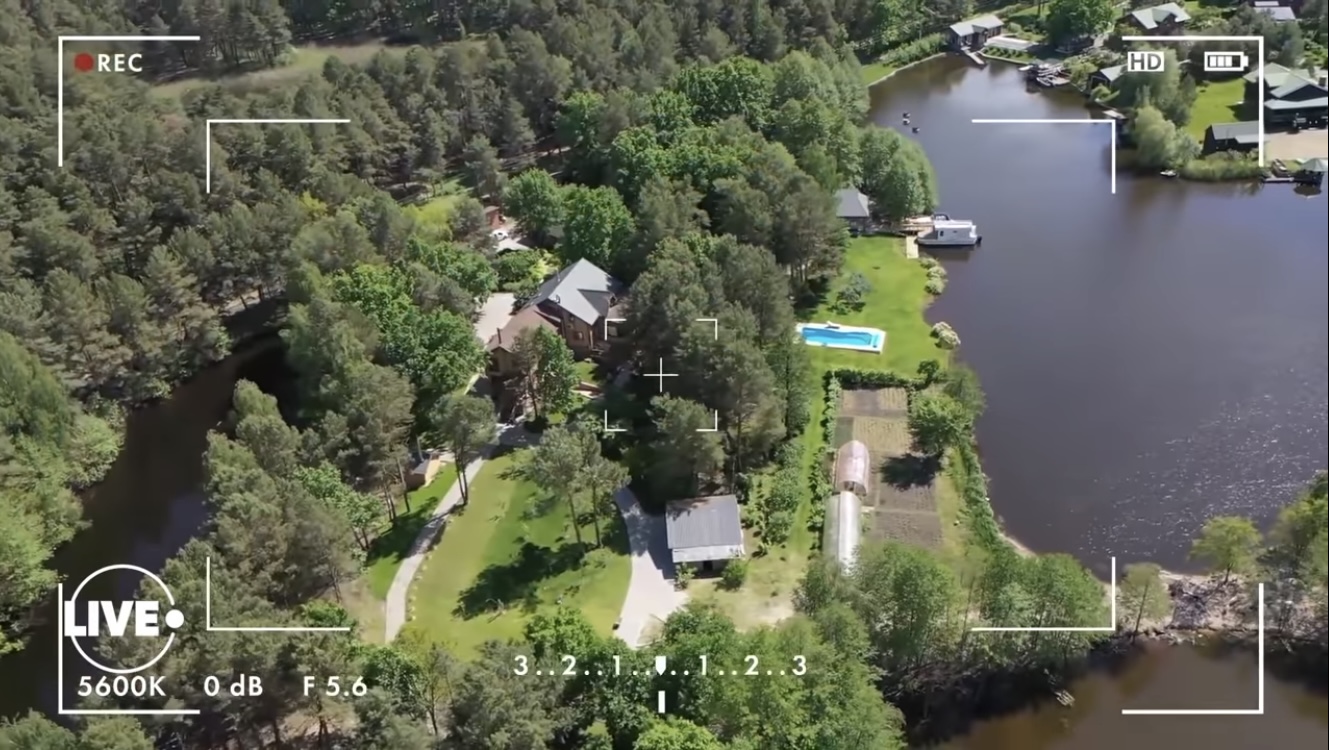 Шикарную виллу Оли Поляковой показали на видео: частный пляж и причал с яхтами